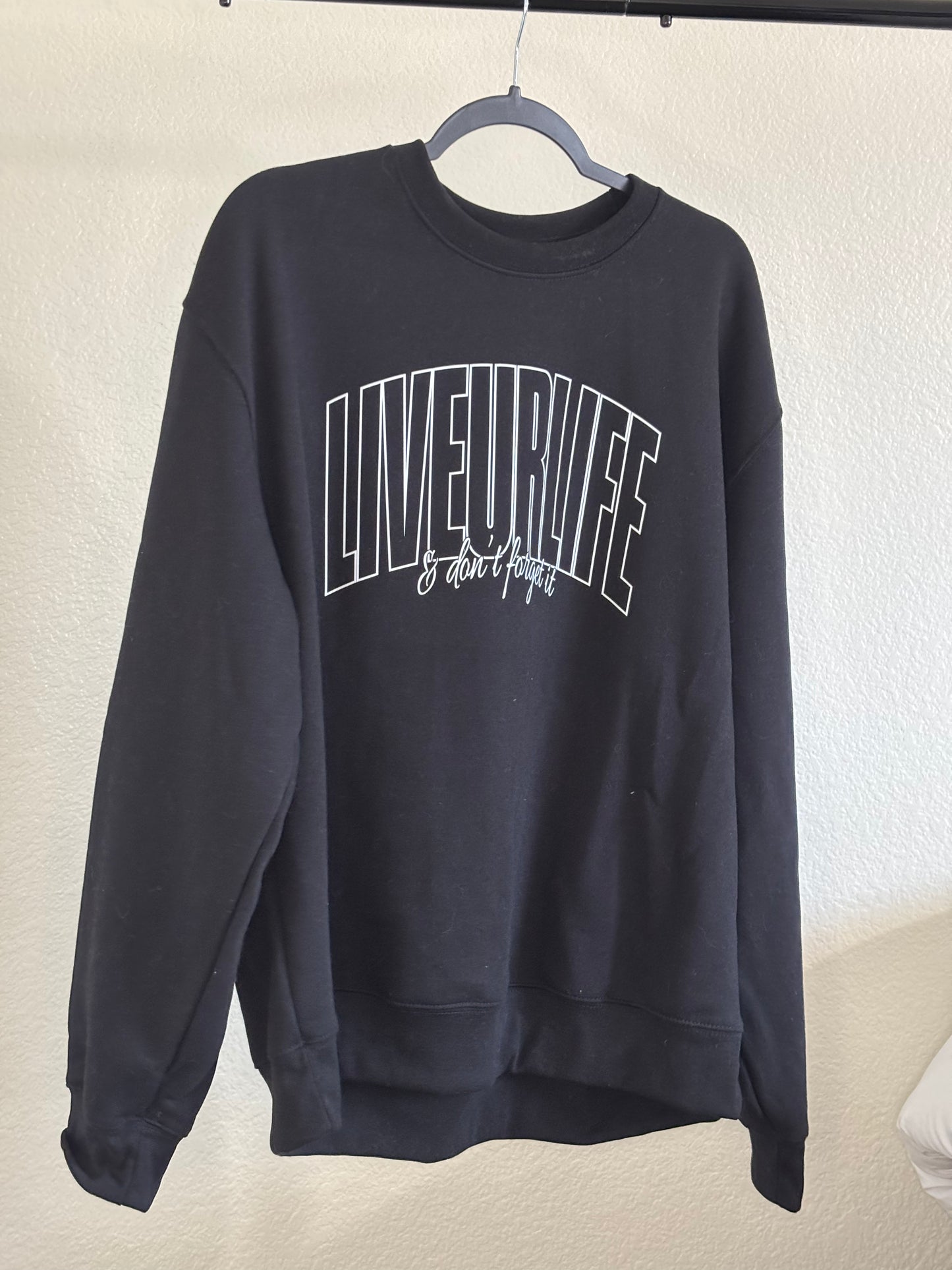 UNISEX HEAVYWEIGHT CREWNECK SWEATSHIRT